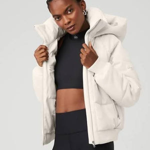 Jacket Trends Through the Decades: A Women's Fashion Evolution